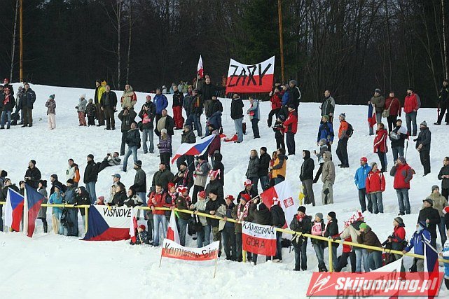 057 Kibice